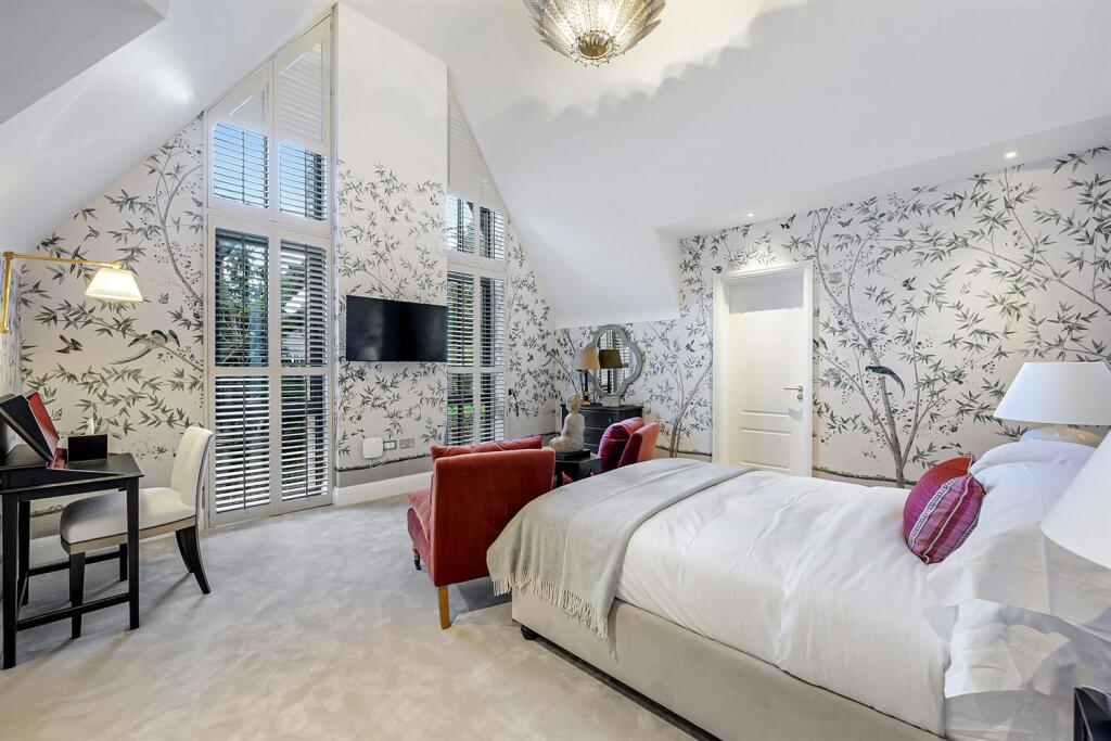 5 bedroom detached house for sale in Bankhall Lane, Hale, Altrincham, WA15